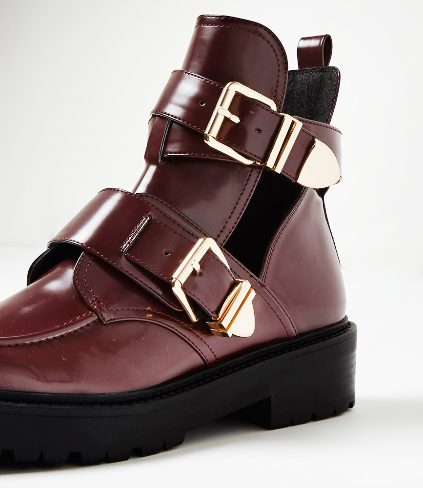Dark buckle boots