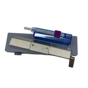 Microtome blade holder